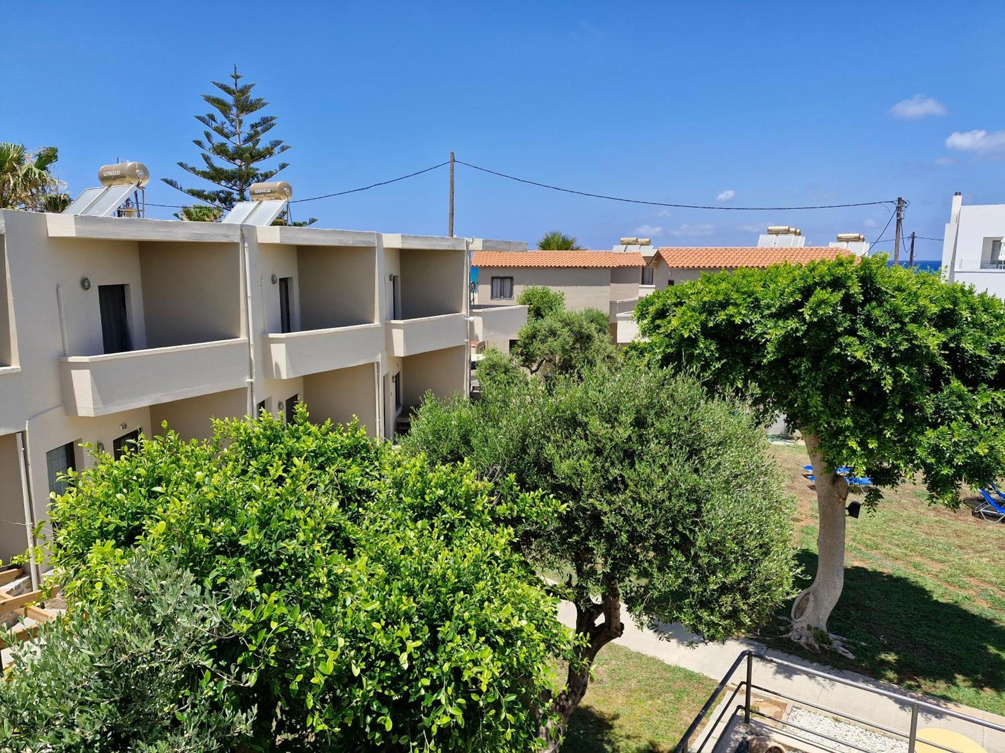 Creteco Hotel & Suites Goúrnes 外观 照片