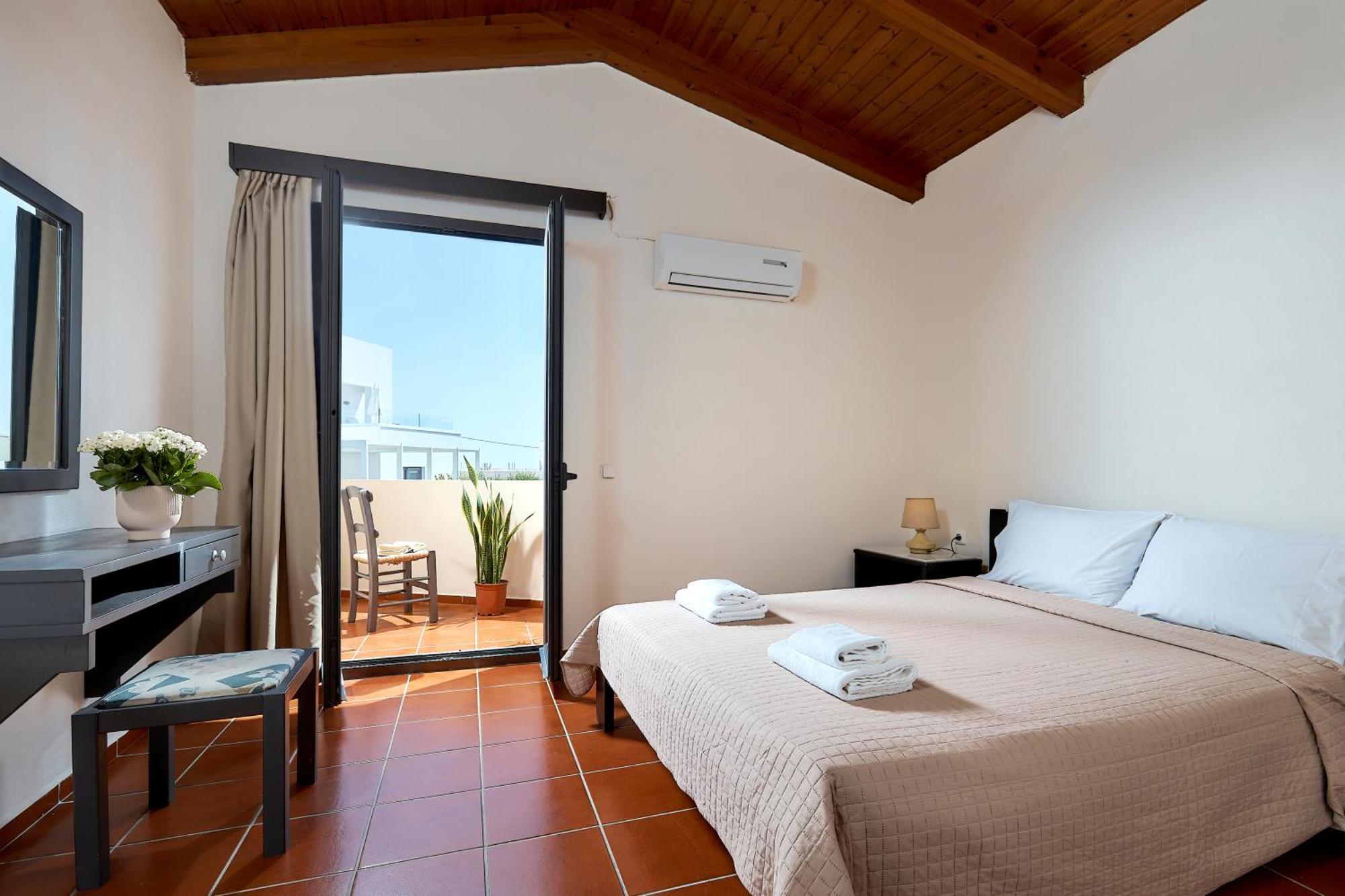 Creteco Hotel & Suites Goúrnes 外观 照片