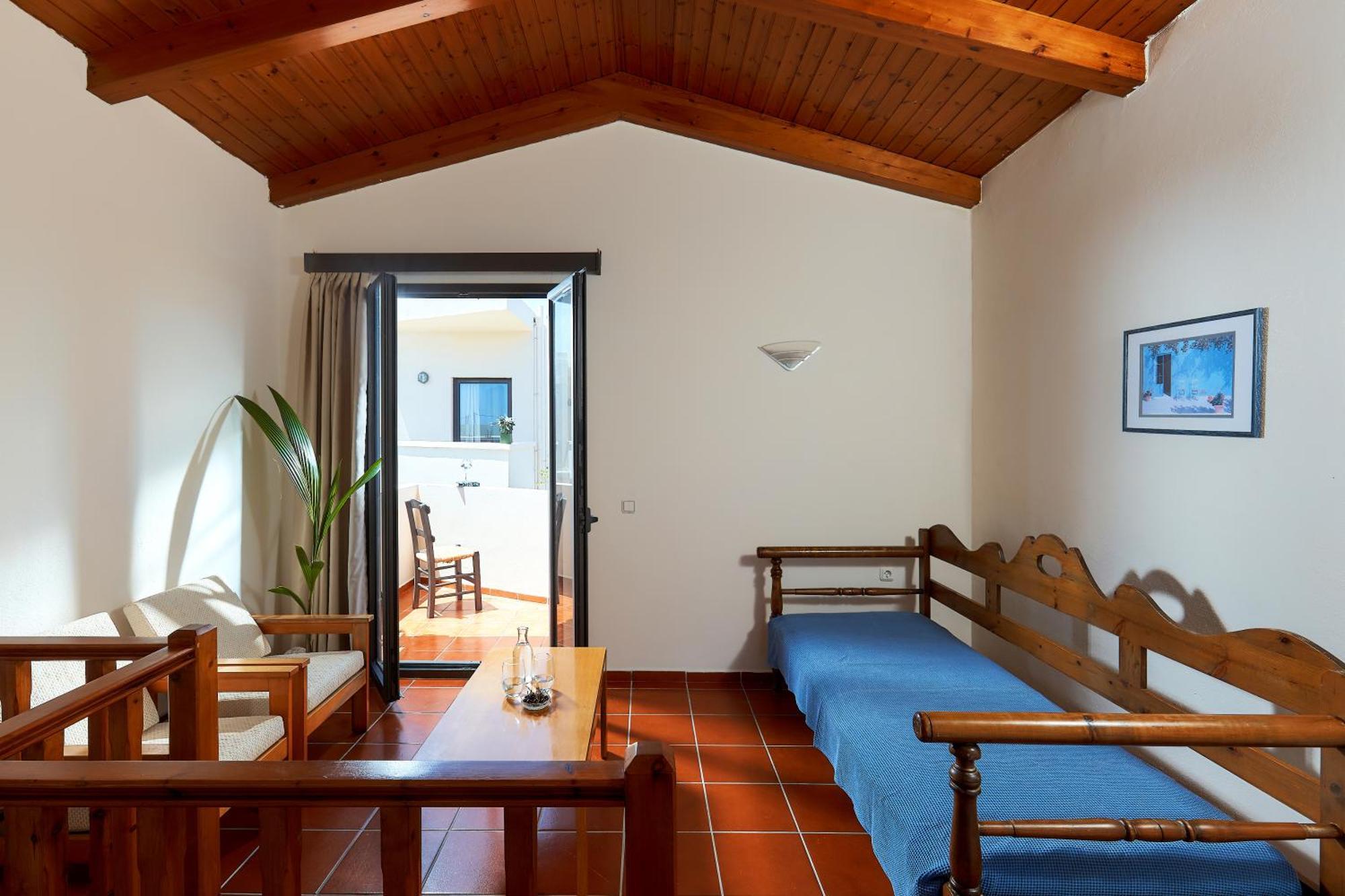 Creteco Hotel & Suites Goúrnes 外观 照片