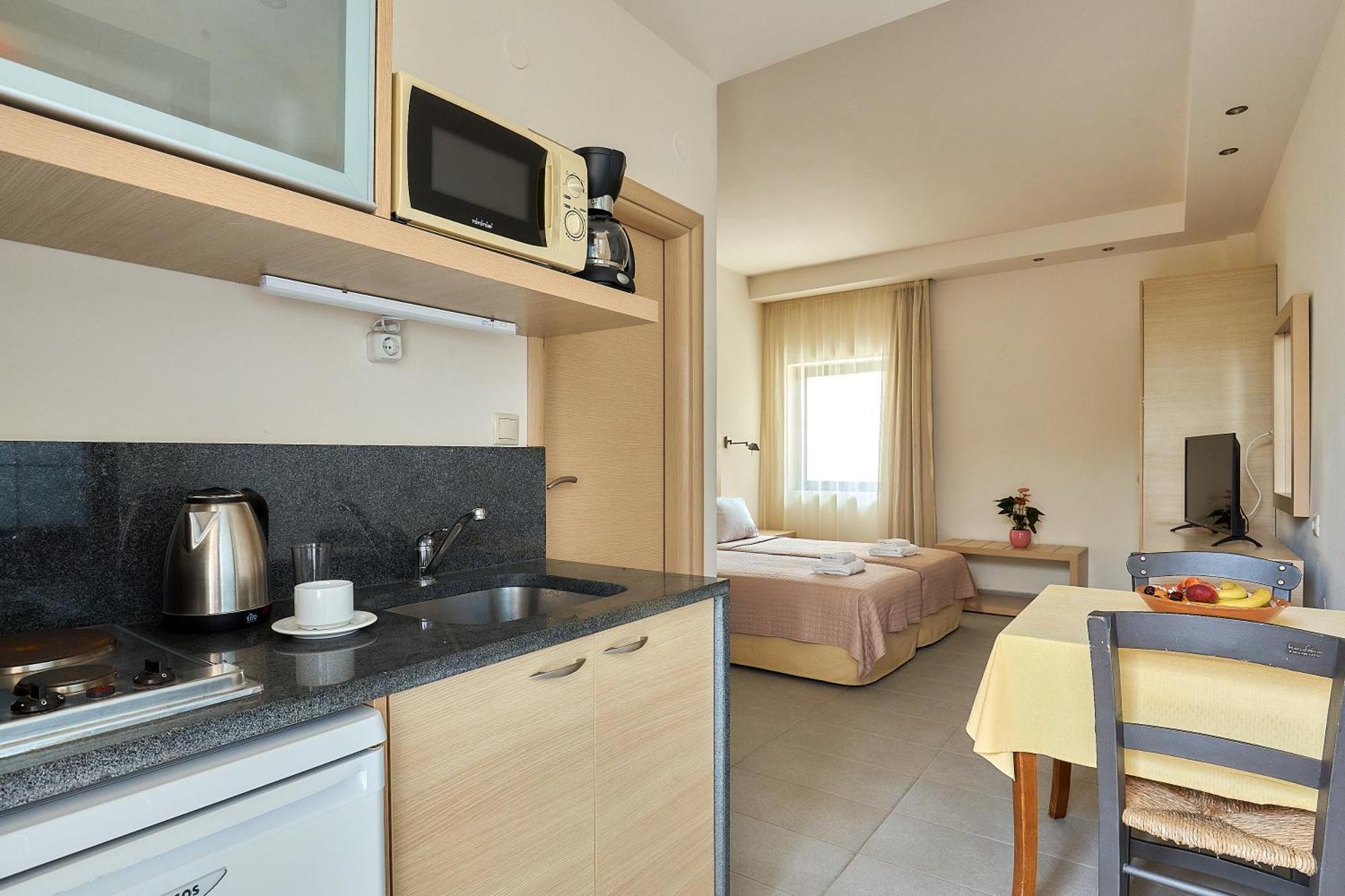 Creteco Hotel & Suites Goúrnes 外观 照片