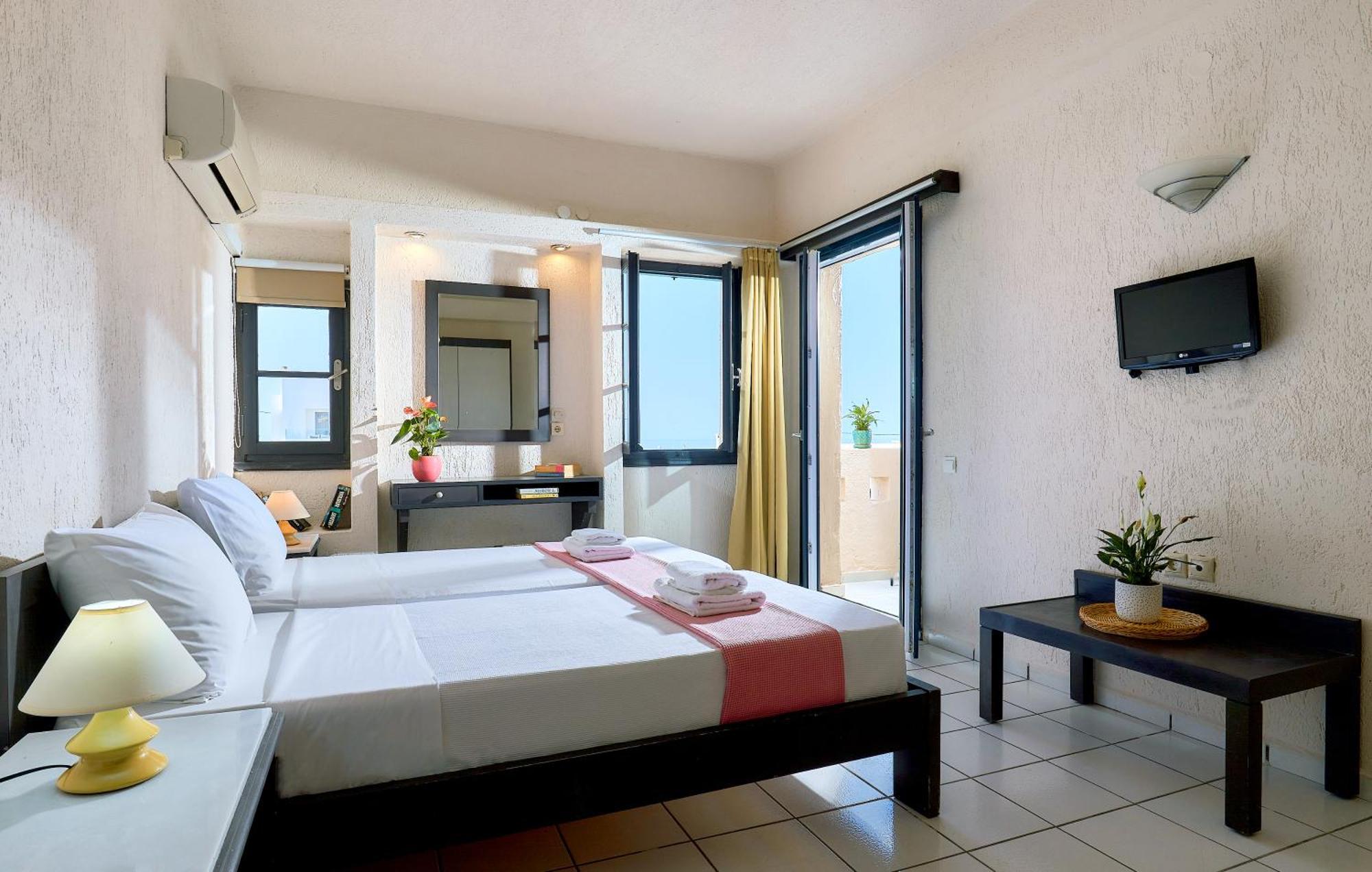 Creteco Hotel & Suites Goúrnes 外观 照片