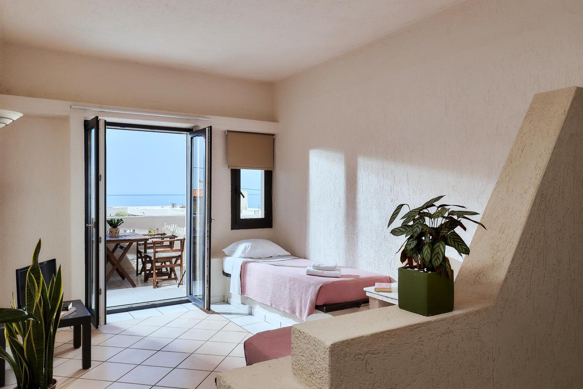 Creteco Hotel & Suites Goúrnes 外观 照片