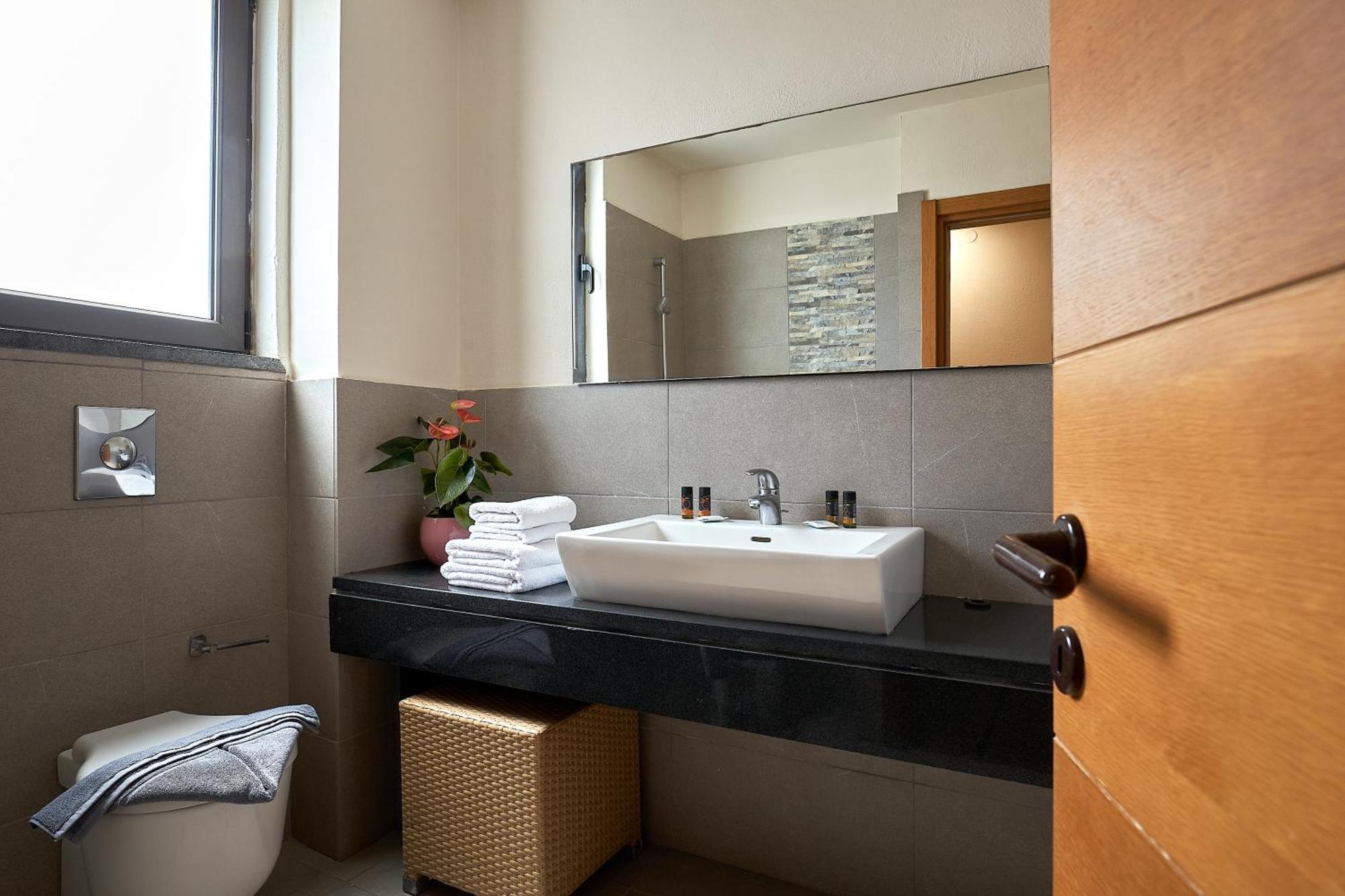 Creteco Hotel & Suites Goúrnes 外观 照片