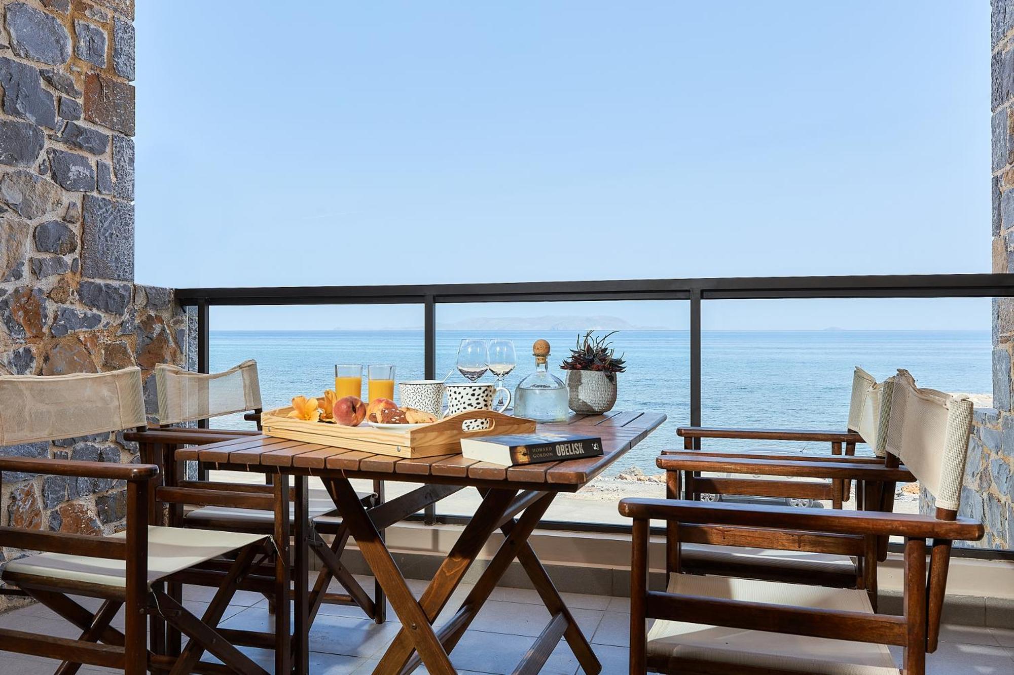 Creteco Hotel & Suites Goúrnes 外观 照片