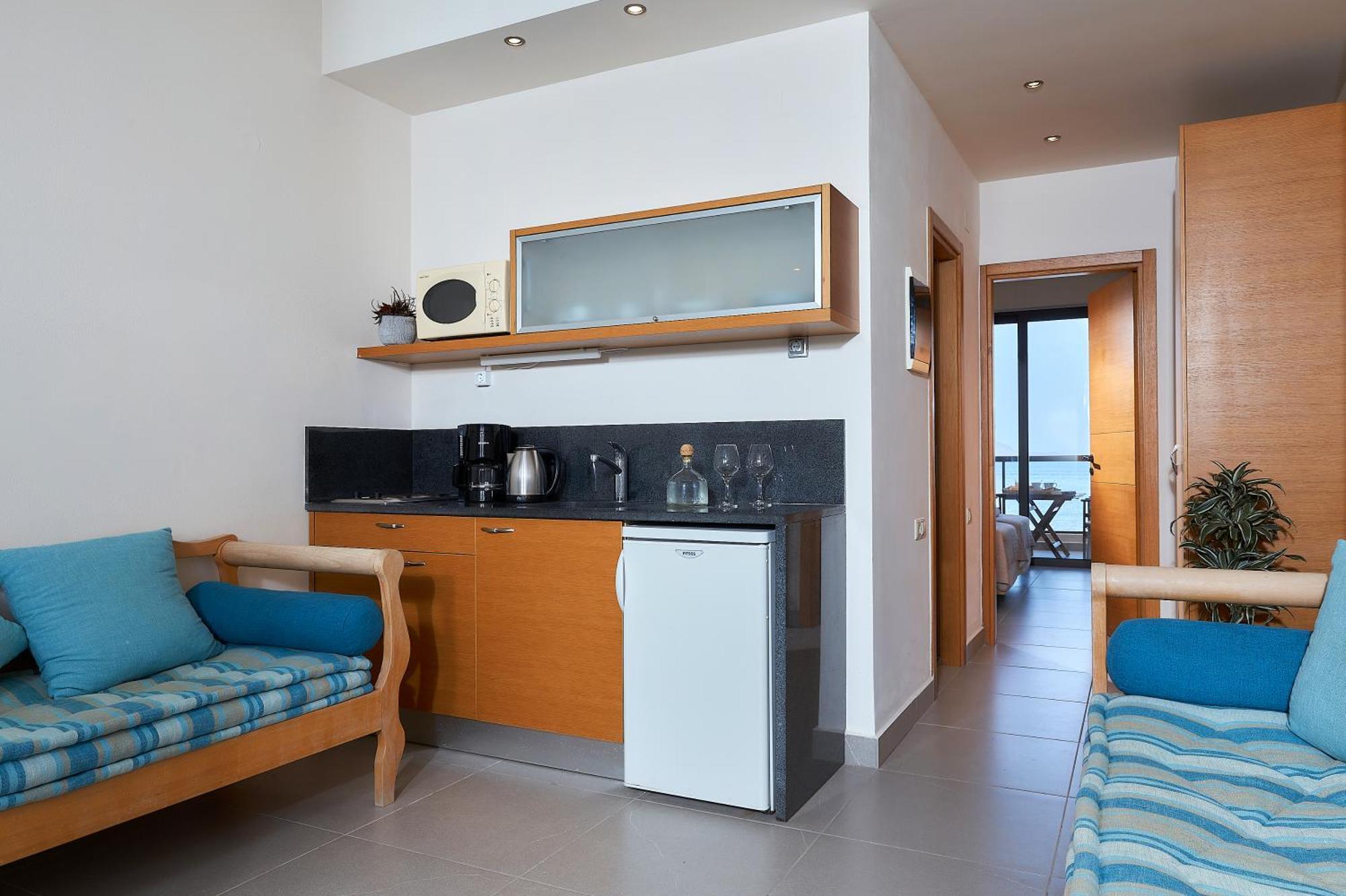 Creteco Hotel & Suites Goúrnes 外观 照片