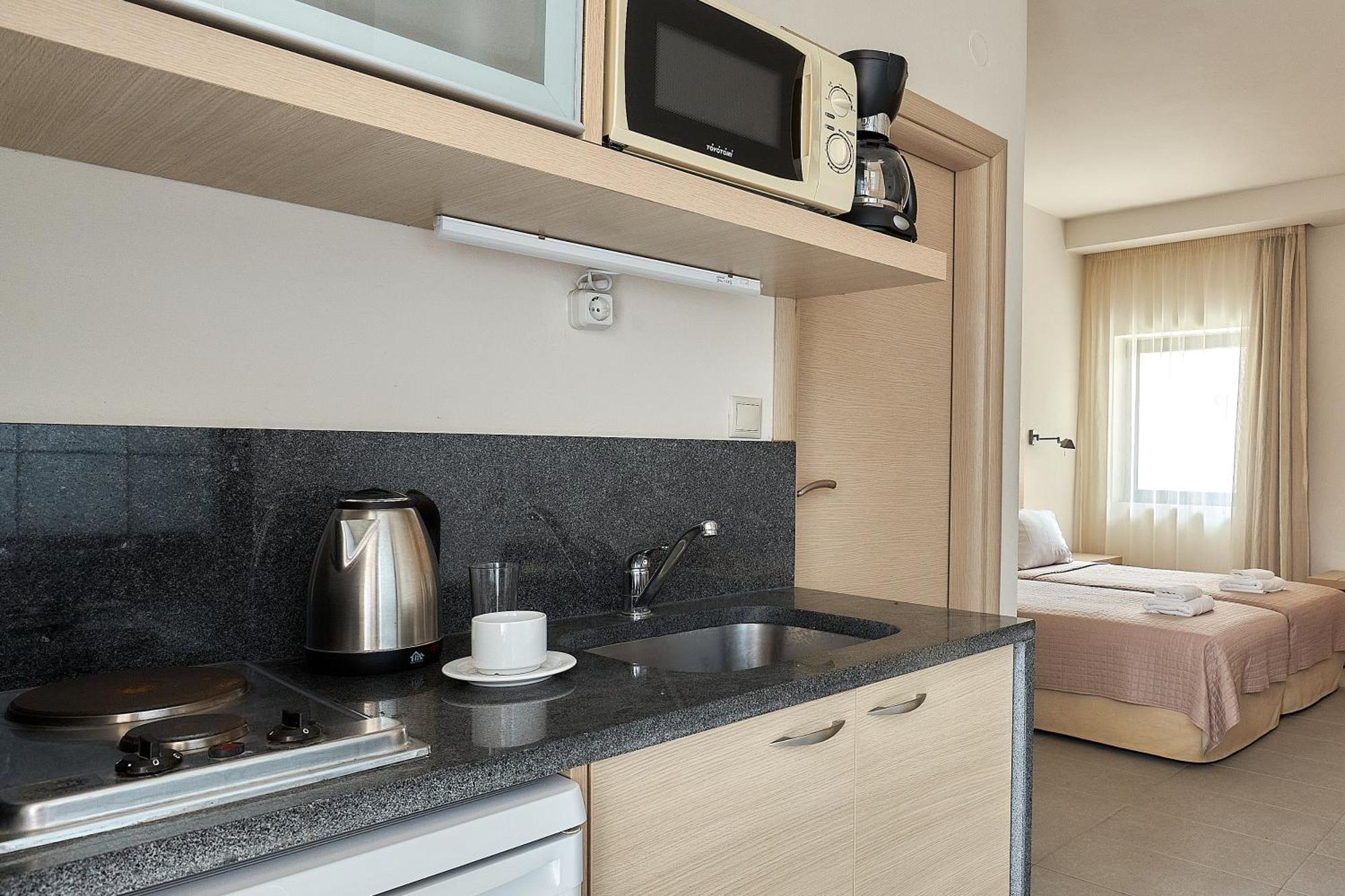 Creteco Hotel & Suites Goúrnes 外观 照片