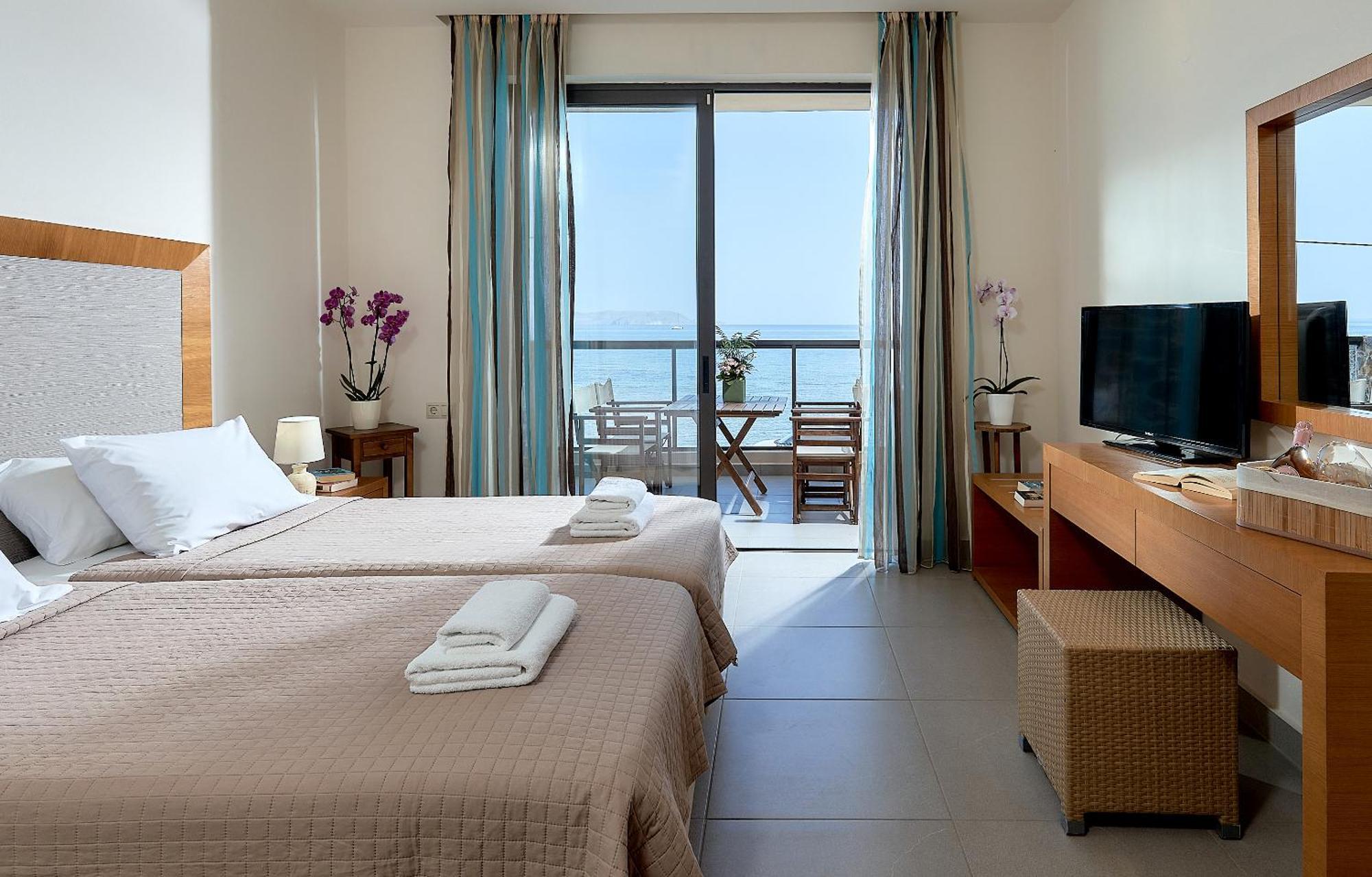 Creteco Hotel & Suites Goúrnes 外观 照片