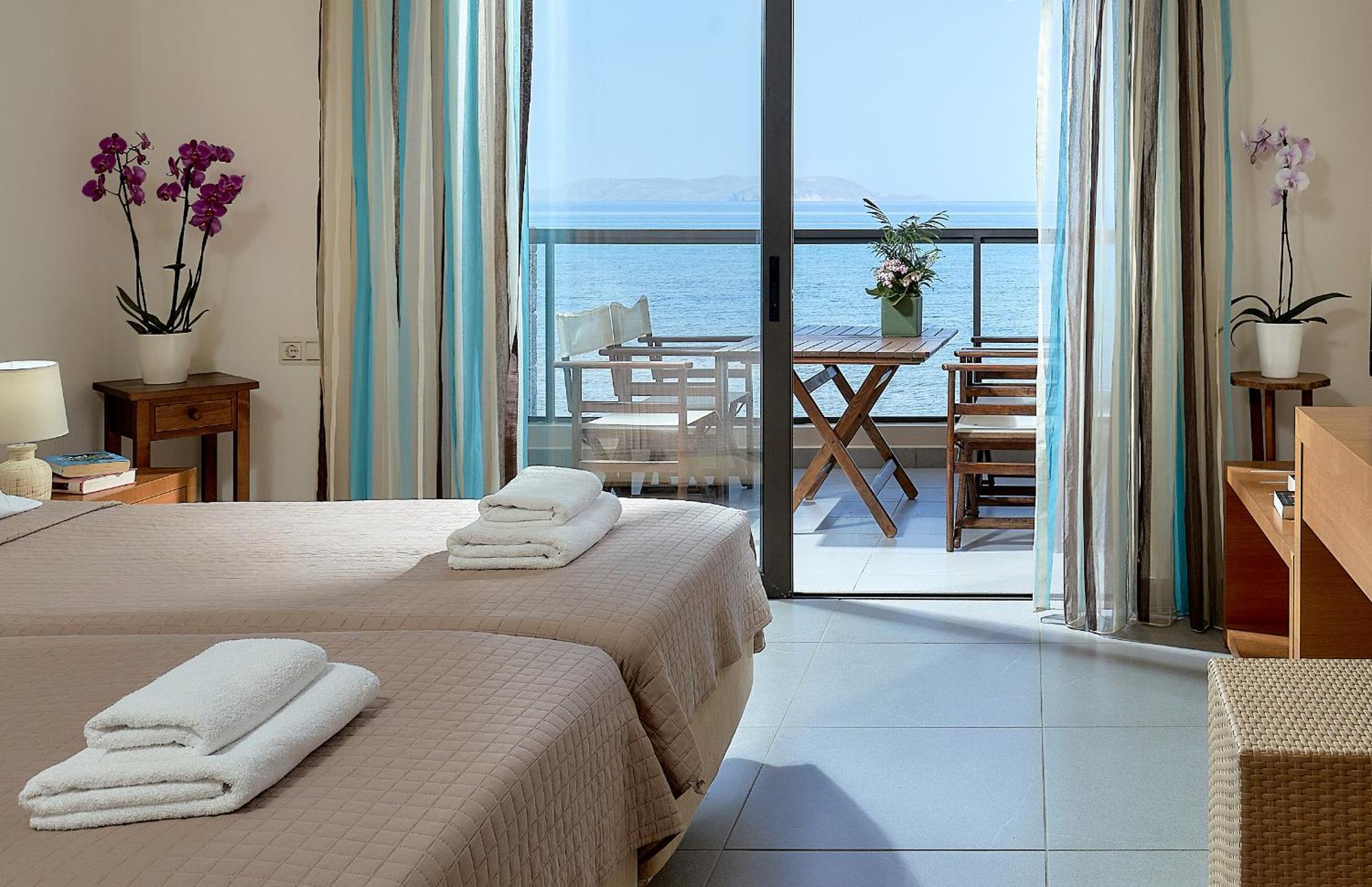 Creteco Hotel & Suites Goúrnes 外观 照片
