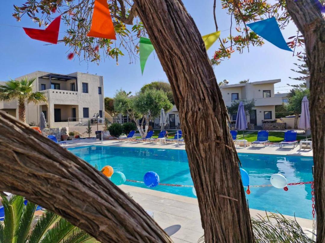 Creteco Hotel & Suites Goúrnes 外观 照片