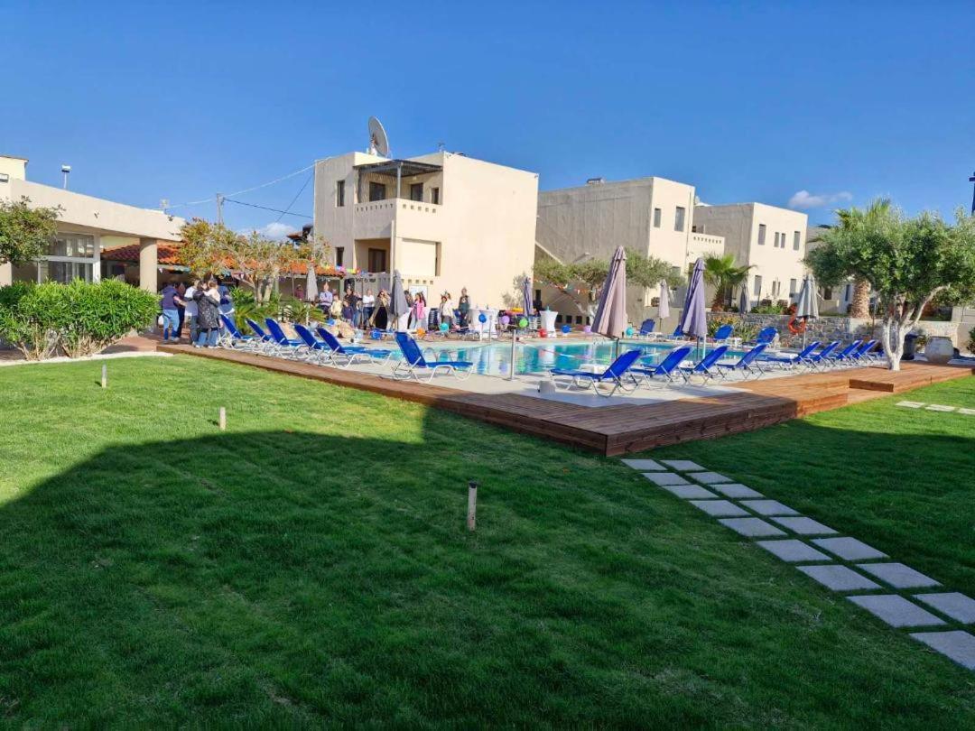 Creteco Hotel & Suites Goúrnes 外观 照片